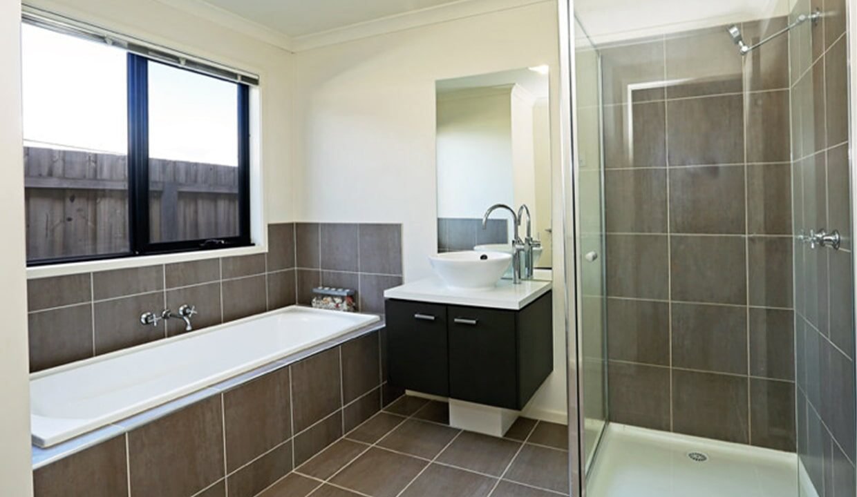 46oakwood_bathroom 2_-min